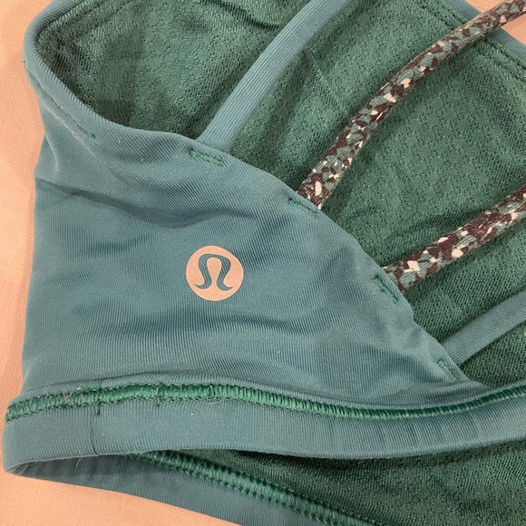 lululemon Bra-Size 8 - Picture 3 of 3
